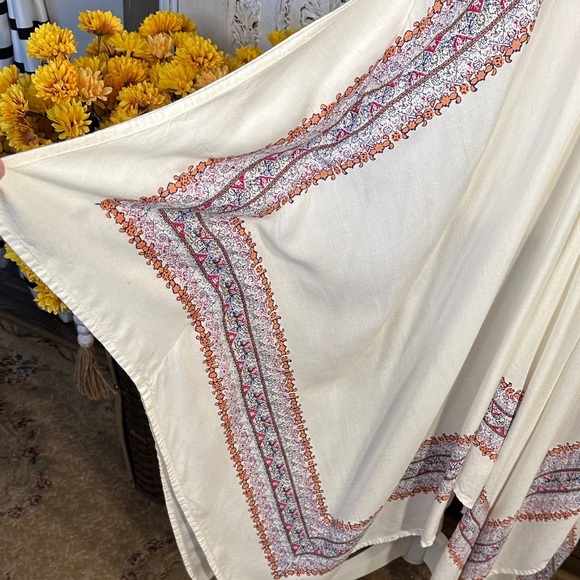 O’Neill Casual Cream and Red Border Print Women's Dress - Picture 5 of 10